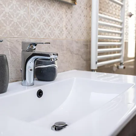 Adriana Sweet Feriehus Rom